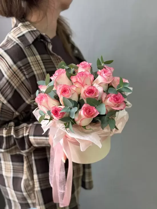 Flowers in box, 15 gb jumilia with eucaliptus